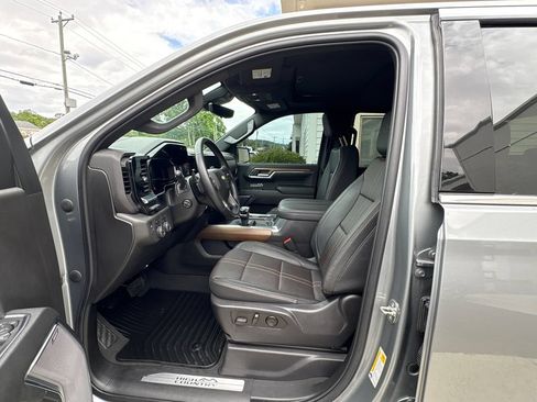 Used 2023 Chevrolet Silverado 1500 High Country w/ Technology Package AWD/4WD image 15