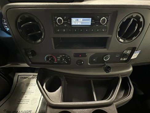 Used 2024 Ford E-350 and Econoline 350 Super Duty image 26