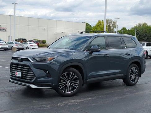 Used 2025 Toyota Grand Highlander AWD Hybrid image 2