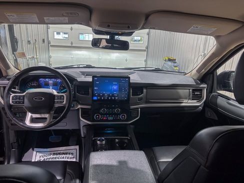 Used 2024 Ford Expedition XLT image 23