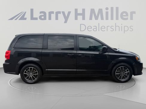 Used 2018 Dodge Grand Caravan GT FWD image 6