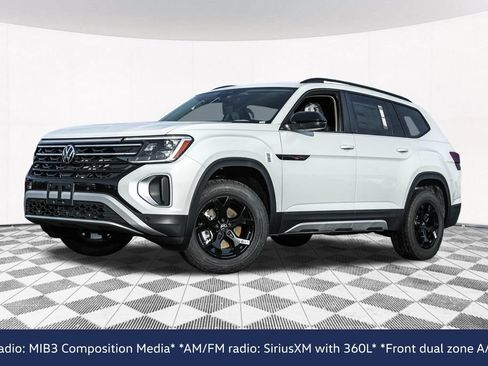 New 2026 Volkswagen Atlas Peak Edition AWD/4WD image 2