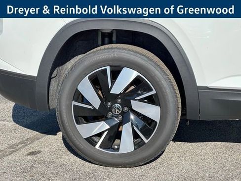 New 2025 Volkswagen Atlas Cross Sport SE image 9