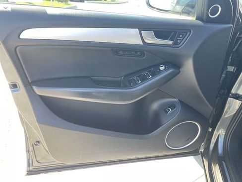 Used 2017 Audi Q5 2.0T Premium Plus w/ Technology Package image 24