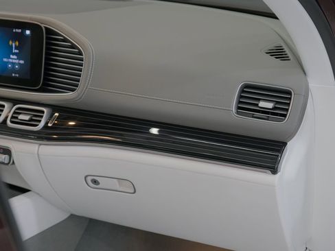 Used 2022 Mercedes-Benz Maybach GLS 600 4MATIC image 55