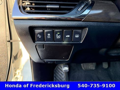 Used 2016 Toyota Avalon Limited image 27