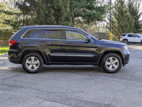 Used 2011 Jeep Grand Cherokee Laredo AWD/4WD image 8