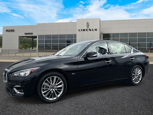 Used 2019 INFINITI Q50 Luxe w/ Essential Package (3.0T Luxe) image 7