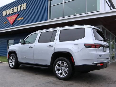 Used 2022 Jeep Wagoneer Series II AWD/4WD image 5