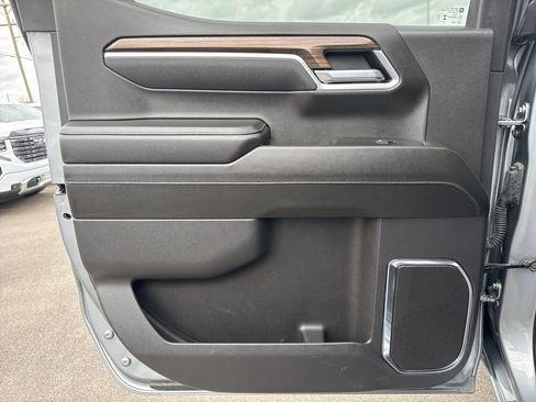 Used 2025 Chevrolet Silverado 1500 LT image 29