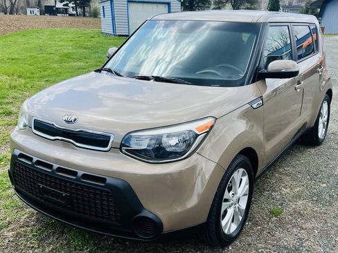 Used 2014 Kia Soul + FWD image 1