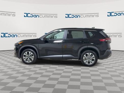 Used 2023 Nissan Rogue SV FWD image 5
