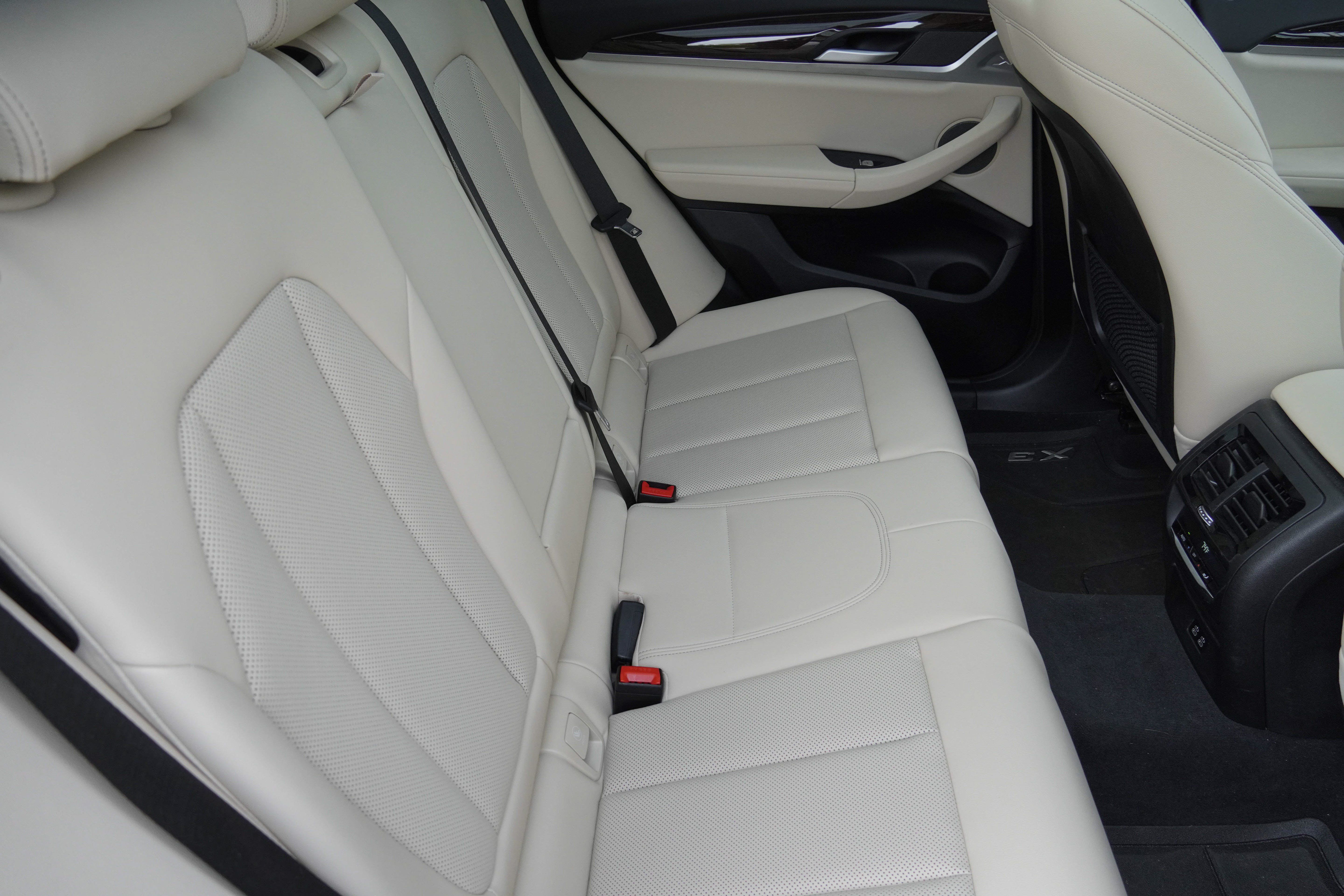 Certified 2024 BMW X3 sDrive30i w/ Premium Package RWD image 33