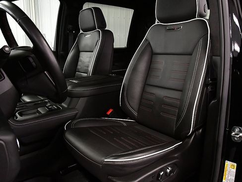 Used 2024 GMC Sierra 2500 AT4X image 27