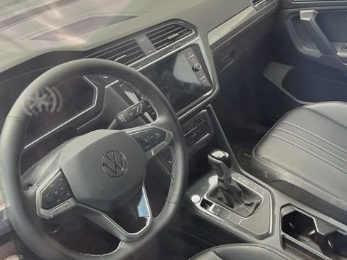 Used 2024 Volkswagen Tiguan SE image 23