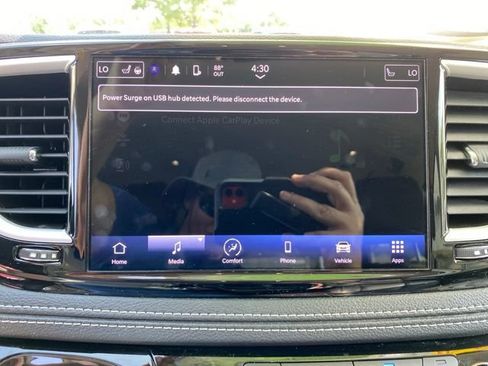 Used 2023 Chrysler Pacifica Touring-L FWD image 22