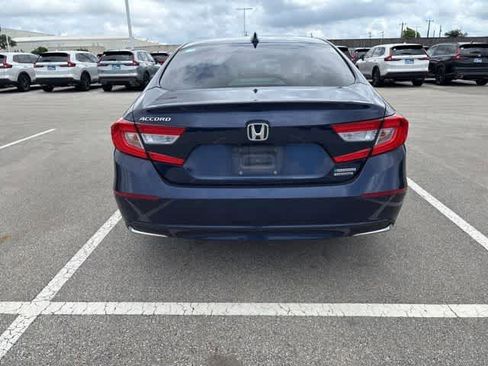 Used 2019 Honda Accord Touring image 4
