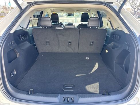 Used 2024 Ford Edge SEL w/ Convenience Package image 5