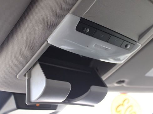 Used 2023 Nissan Rogue S image 38