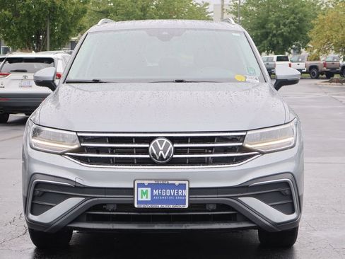 Used 2024 Volkswagen Tiguan SE AWD/4WD image 12