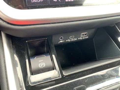 Used 2023 Subaru Outback Premium AWD/4WD image 16