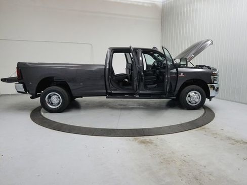 New 2026 RAM 3500 Tradesman AWD/4WD image 16