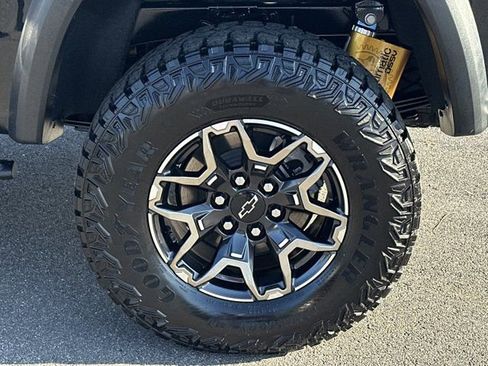 Used 2024 Chevrolet Colorado ZR2 w/ ZR2 Convenience Package III image 22