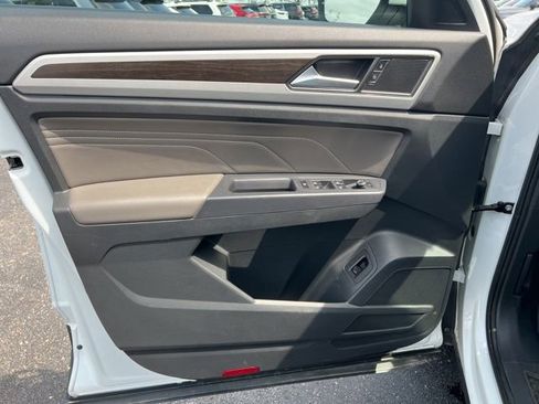 Used 2021 Volkswagen Atlas SE FWD image 24