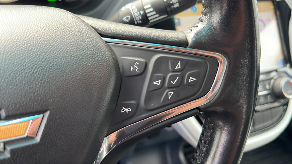 Used 2020 Chevrolet Bolt LT FWD image 17