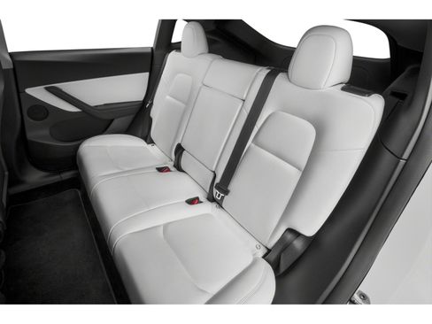 Used 2022 Tesla Model Y Long Range image 11