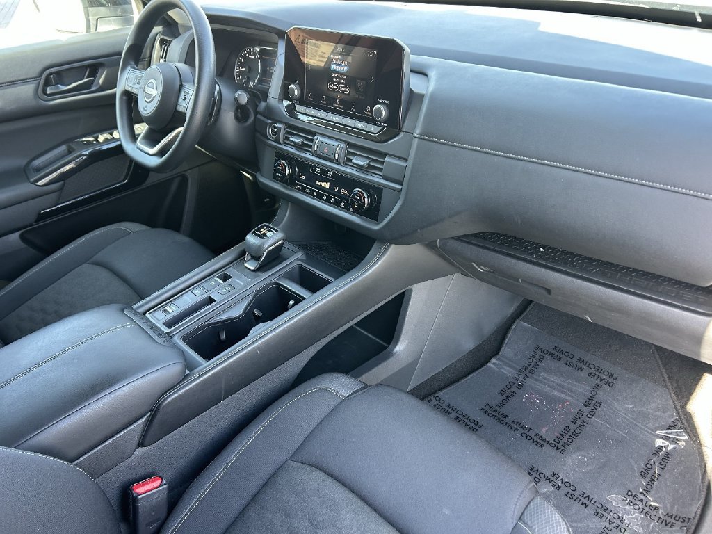 Used 2024 Nissan Pathfinder S FWD image 8