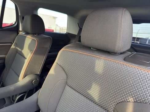 Used 2023 GMC Acadia AT4 image 33