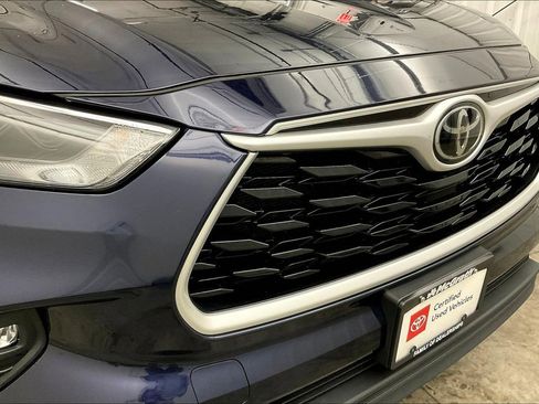 Used 2022 Toyota Highlander XLE image 32