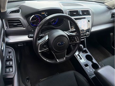 Used 2019 Subaru Outback 2.5i Premium AWD/4WD image 2