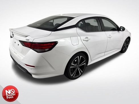 Used 2022 Nissan Sentra SR w/ Electronics Package FWD image 3