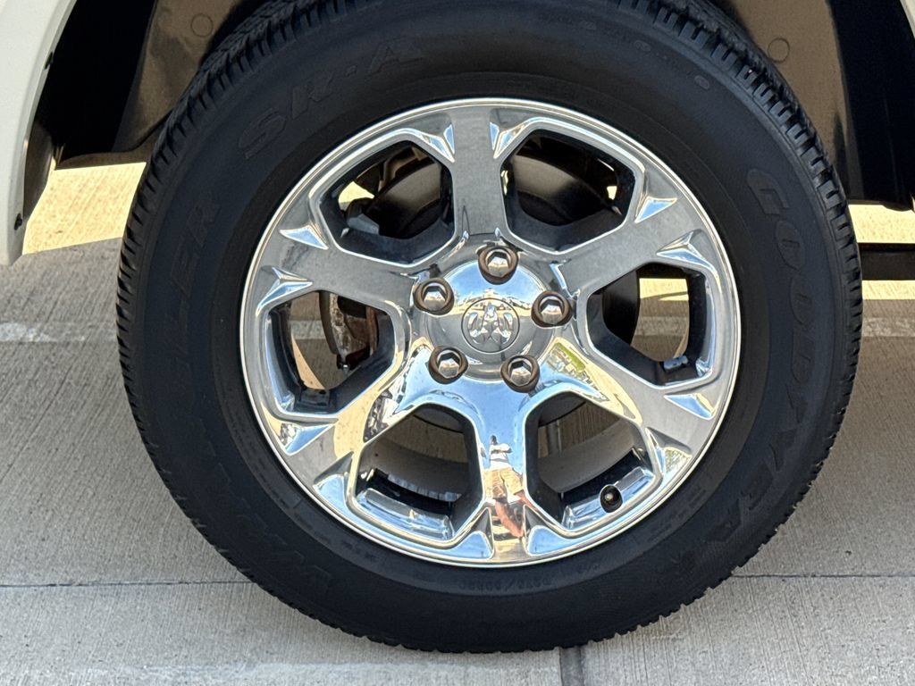 Used 2017 RAM 1500 Laramie w/ Convenience Group AWD/4WD image 10