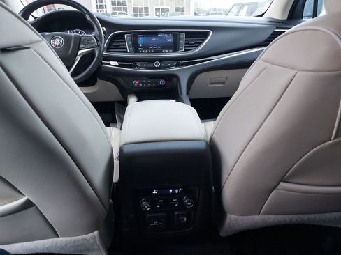 Used 2022 Buick Enclave Avenir w/ Avenir Technology Package image 10