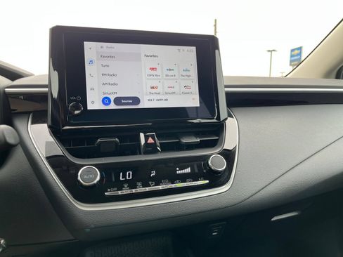 Used 2025 Toyota Corolla LE FWD image 16