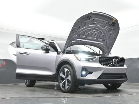 New 2026 Volvo XC40 B5 Plus w/ Climate Package AWD/4WD image 47