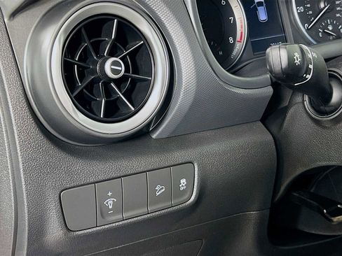 Certified 2023 Hyundai Kona SEL AWD/4WD image 10