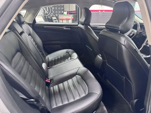 Used 2018 Ford Fusion SE AWD/4WD image 40