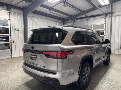 Used 2024 Toyota Sequoia Platinum AWD/4WD image 20