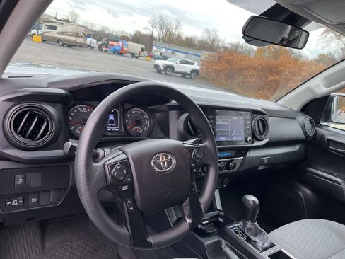 Used 2021 Toyota Tacoma SR image 39