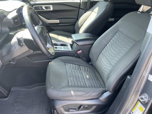 Used 2021 Ford Explorer XLT RWD image 16