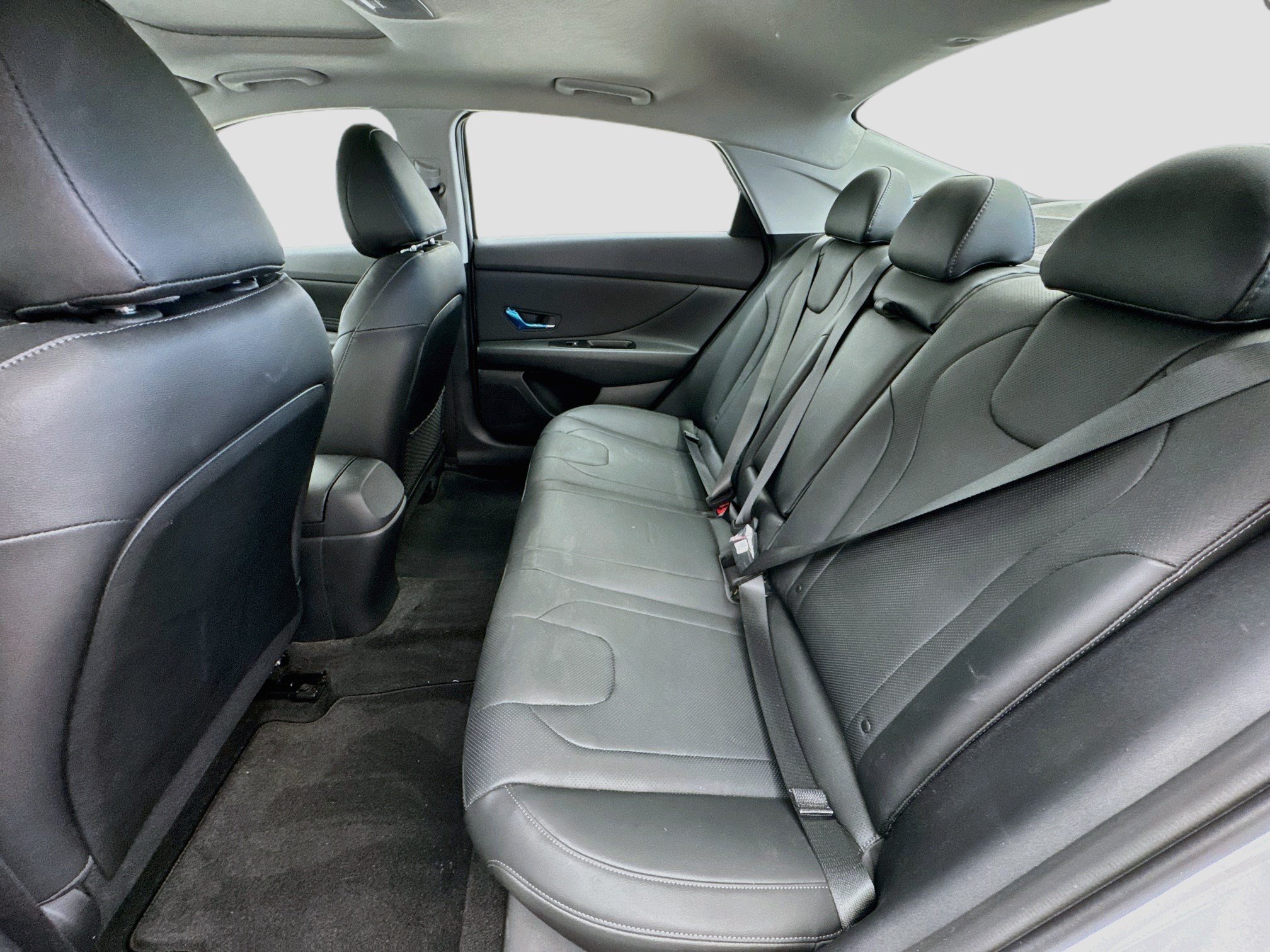 Used 2021 Hyundai Elantra Limited FWD image 16