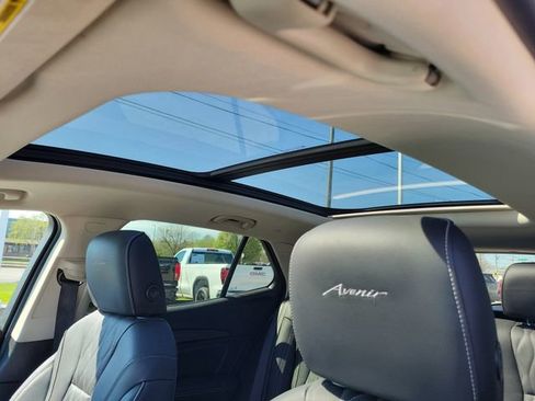 Used 2021 Buick Envision Avenir w/ Technology Package II AWD/4WD image 37