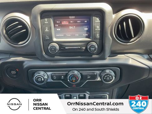 Used 2018 Jeep Wrangler Unlimited Sport S AWD/4WD image 22