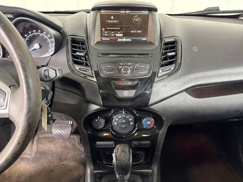 Used 2015 Ford Fiesta SE w/ Equipment Group 201A FWD image 26