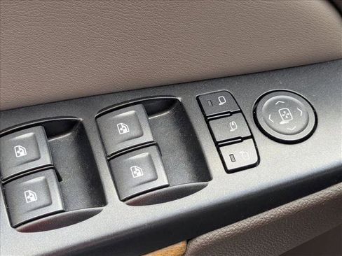 Used 2020 GMC Yukon XL Denali w/ Denali Premium Package image 17