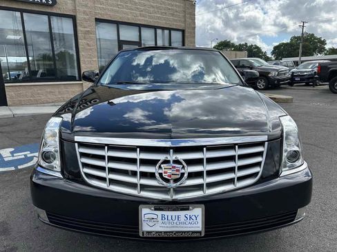 Used 2011 Cadillac DTS Limousine image 2